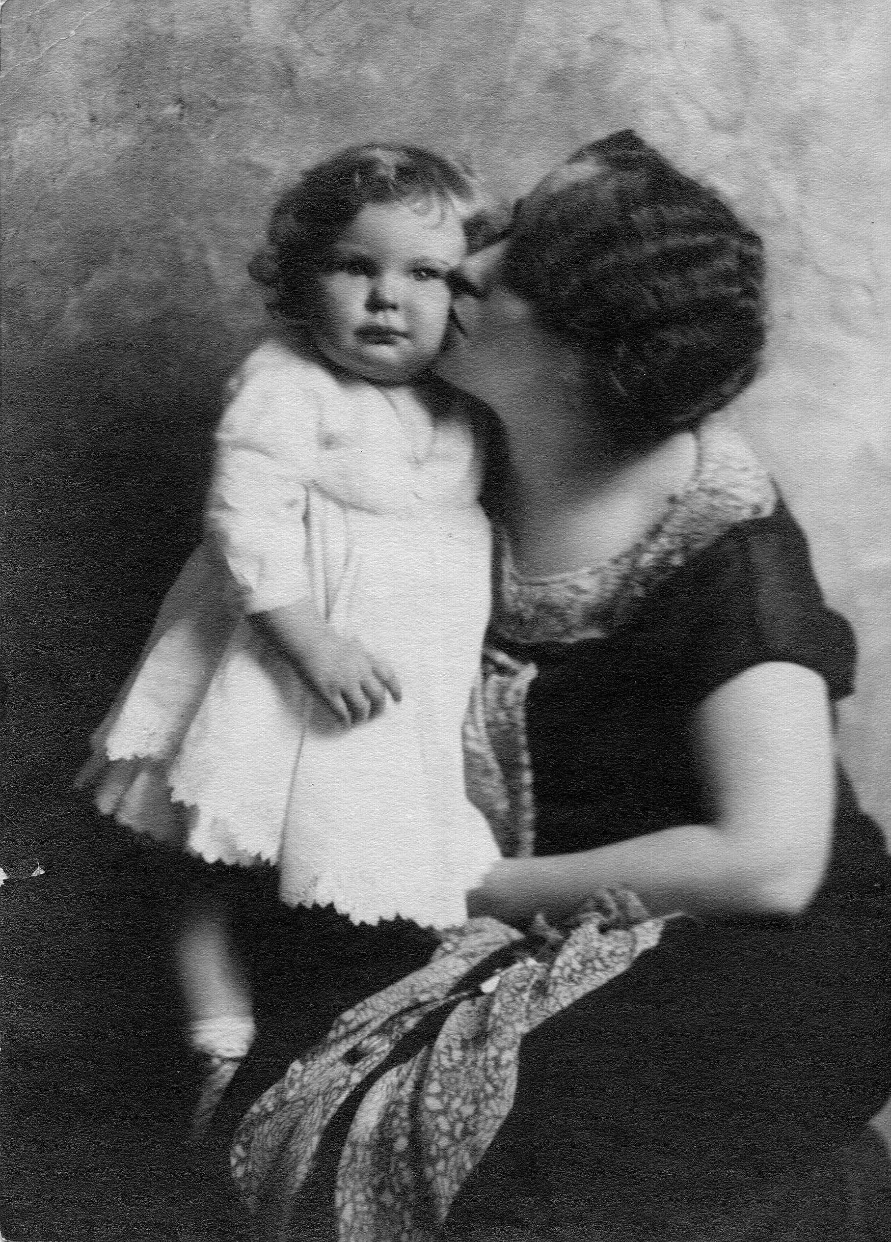 Young Phyllis McAlpin Stewart with her mother